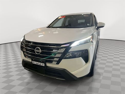 Used 2025 Nissan Rogue SV image 7