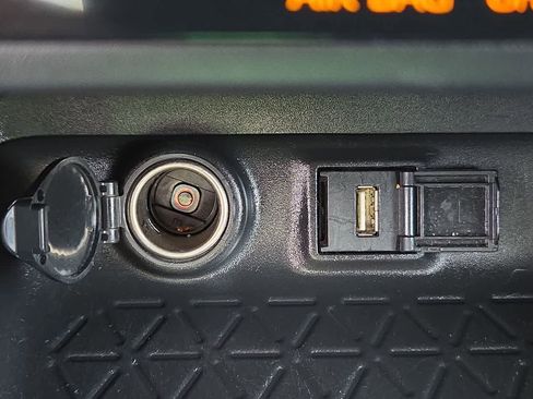 Used 2021 Toyota RAV4 LE image 25