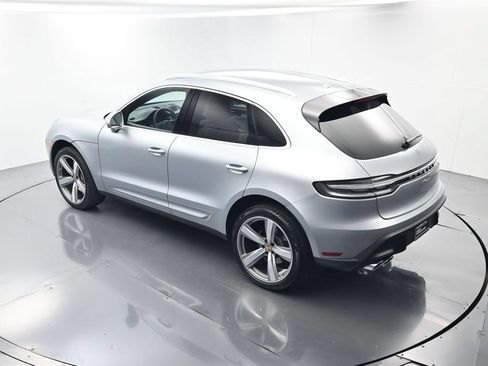 Certified 2025 Porsche Macan AWD/4WD image 36