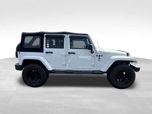 Used 2016 Jeep Wrangler Unlimited Sahara w/ Connectivity Group image 10