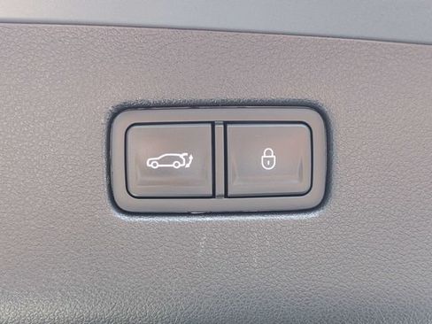 Used 2025 Genesis GV70 2.5T AWD/4WD image 13