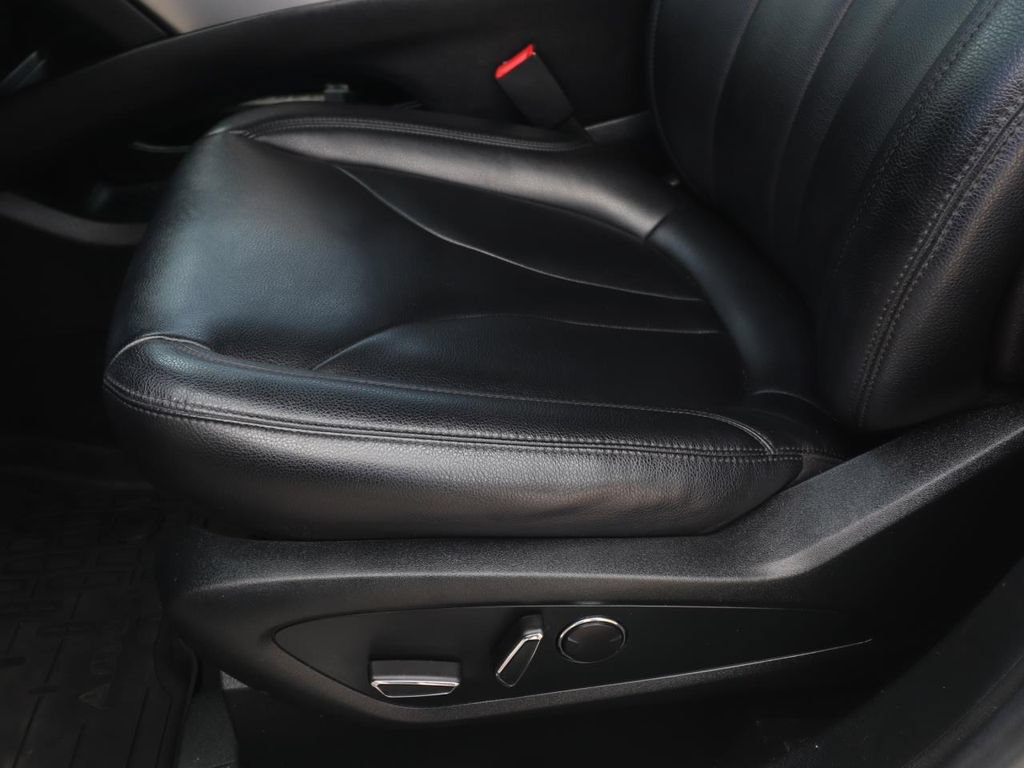 Used 2020 Lincoln Nautilus FWD image 18
