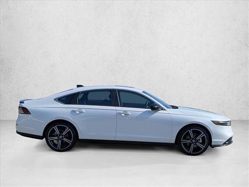 Used 2024 Honda Accord Sport image 4
