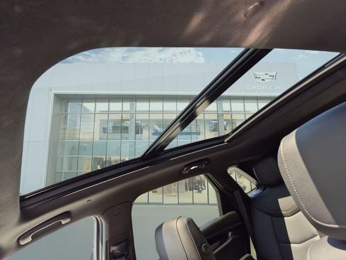 Certified 2023 Cadillac XT5 Premium Luxury FWD image 6