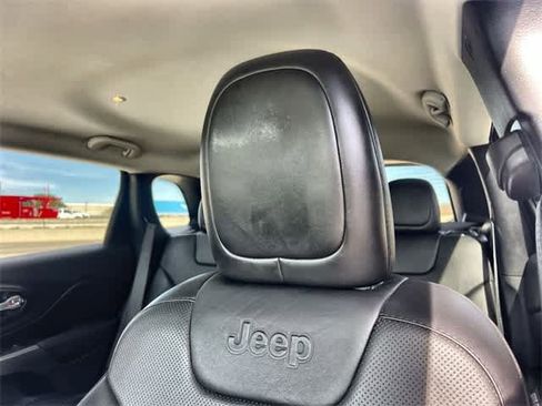 Used 2021 Jeep Cherokee Latitude Lux w/ Comfort/Convenience Group image 25