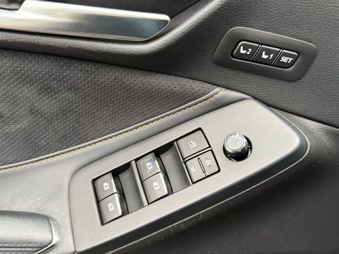 Used 2019 Toyota Avalon Touring image 32