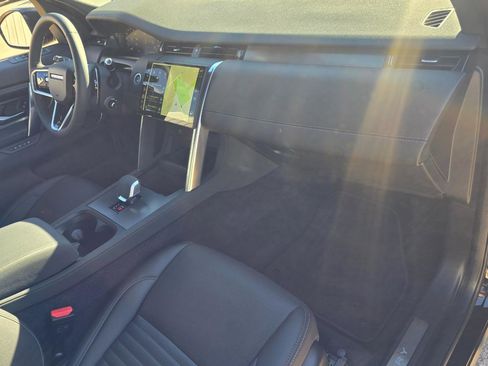 Used 2024 Land Rover Discovery Sport Dynamic SE image 24