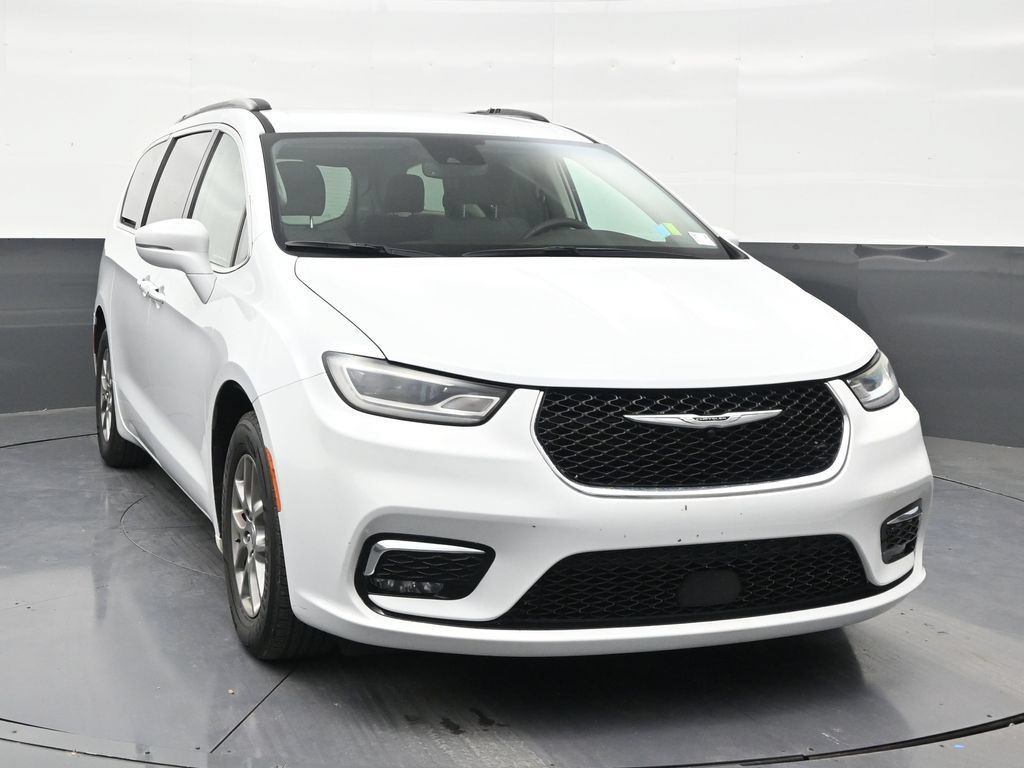 Used 2021 Chrysler Pacifica Touring FWD image 7