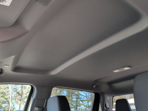 New 2026 Chevrolet Silverado 1500 Custom Trail Boss w/ LPO, Dark Essentials Package AWD/4WD image 29