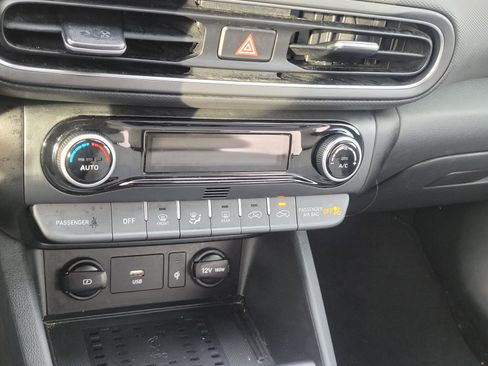 Used 2023 Hyundai Kona Limited image 28