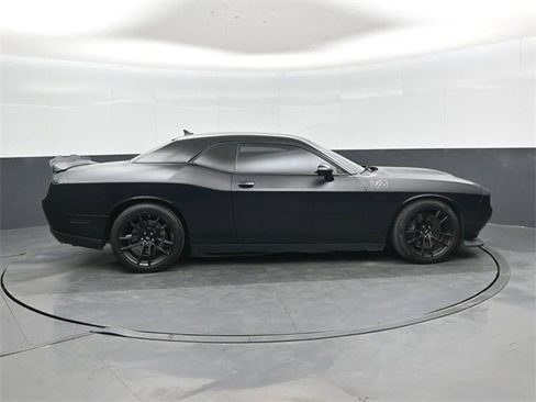 Used 2018 Dodge Challenger T/A image 2
