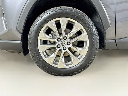 Certified 2019 Toyota RAV4 Limited AWD/4WD image 27
