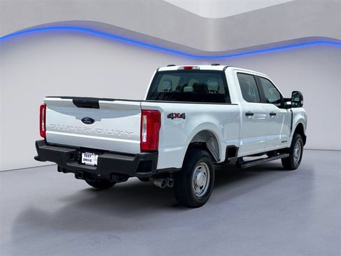 Used 2025 Ford F250 XL AWD/4WD image 3