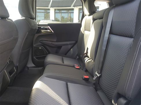 New 2026 Mitsubishi Outlander ES image 13