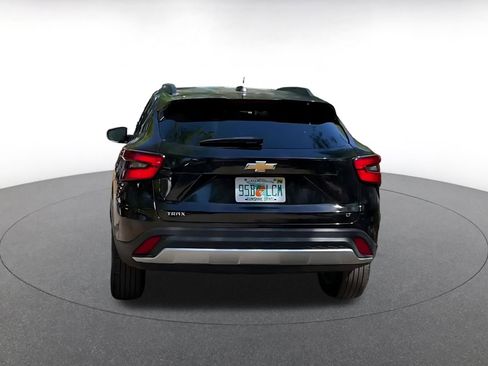 Used 2025 Chevrolet Trax LT image 12