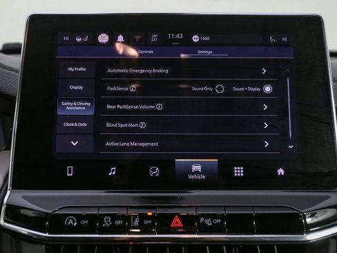 Used 2022 Jeep Compass Limited image 23