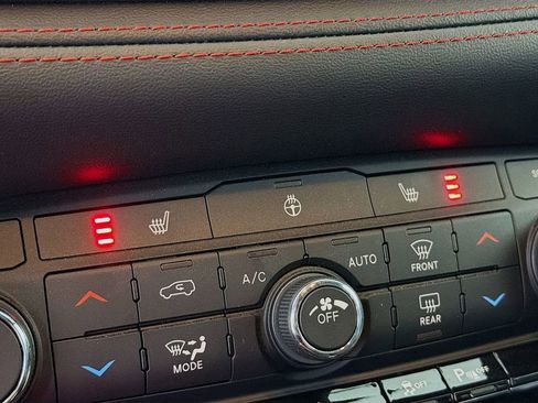 Used 2025 Dodge Durango GT image 23