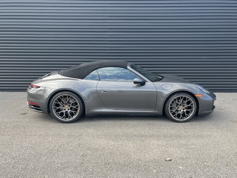 Certified 2022 Porsche 911 Carrera image 9