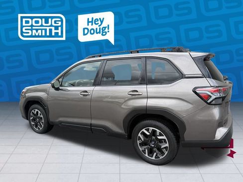 Certified 2025 Subaru Forester Premium AWD/4WD image 2