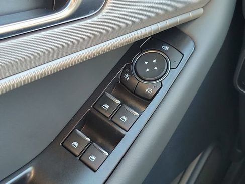 Used 2025 Ford Explorer Active RWD image 13