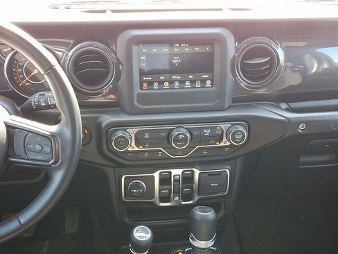 Used 2022 Jeep Wrangler Unlimited Sport AWD/4WD image 16
