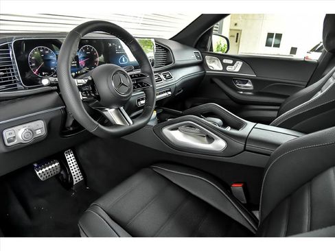 Certified 2025 Mercedes-Benz GLS 450 4MATIC image 8