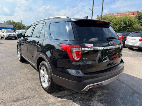 Used 2017 Ford Explorer XLT w/ Equipment Group 202A FWD image 4