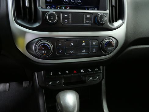 Used 2022 Chevrolet Colorado ZR2 AWD/4WD image 19