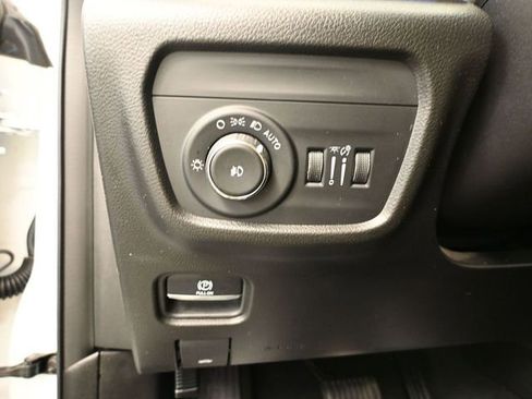 Used 2023 Jeep Grand Cherokee L Overland w/ Advanced Protech Group III image 37