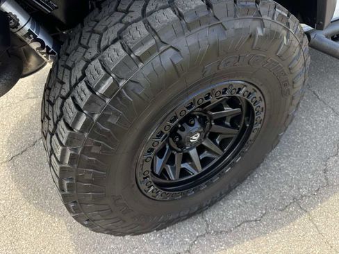 Used 2024 Jeep Wrangler Sport S AWD/4WD image 30