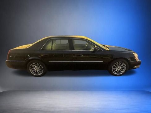 Used 2008 Cadillac DTS FWD image 4