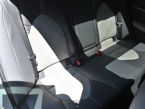 Certified 2018 Toyota Camry XLE FWD image 29