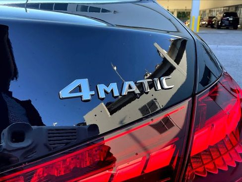 Used 2025 Mercedes-Benz C 300 4MATIC Sedan image 9