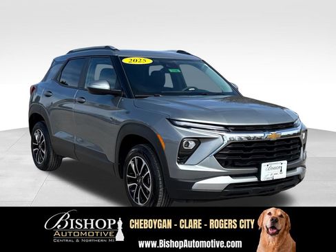 Used 2025 Chevrolet TrailBlazer LT AWD/4WD image 14
