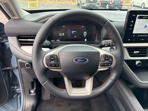 Used 2026 Ford Explorer Active AWD/4WD image 9