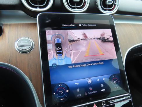 Used 2025 Mercedes-Benz C 300 4MATIC Sedan image 26