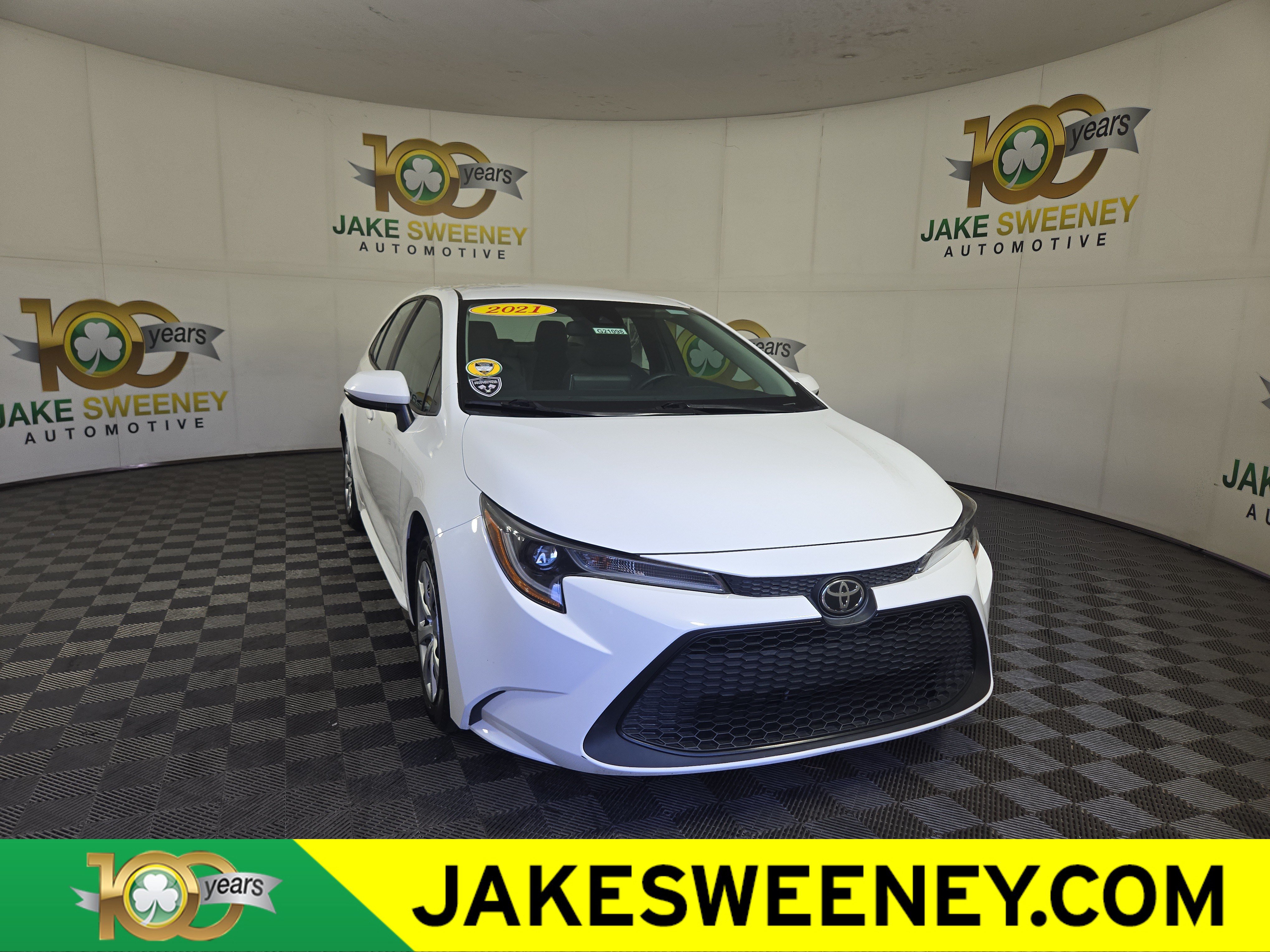 Used 2021 Toyota Corolla LE FWD image 1