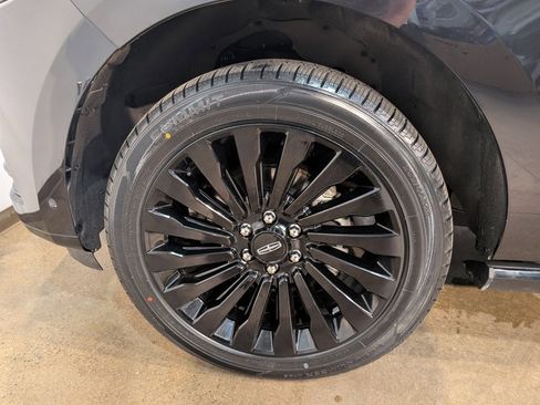 Used 2019 Lincoln Navigator L Reserve w/ Cargo Package image 10