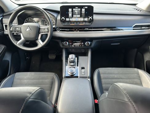 Used 2024 Mitsubishi Outlander SE image 21