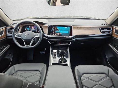 Used 2026 Volkswagen Atlas SE FWD image 18