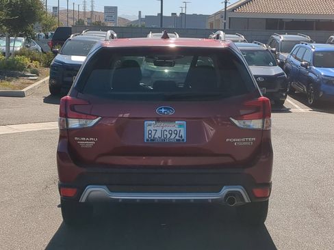 Used 2022 Subaru Forester Touring AWD/4WD image 4