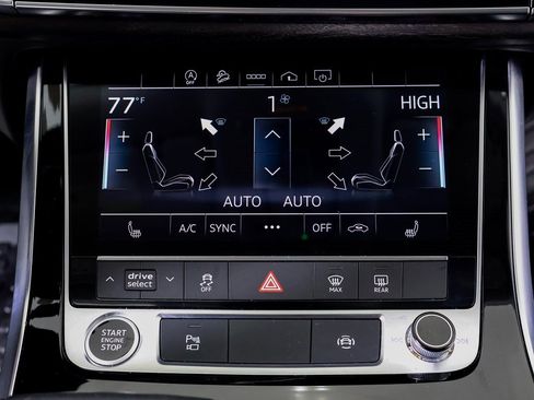 Used 2023 Audi Q8 Premium image 18