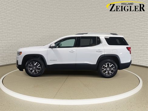 Used 2023 GMC Acadia SLE w/ Driver Convenience Package image 8