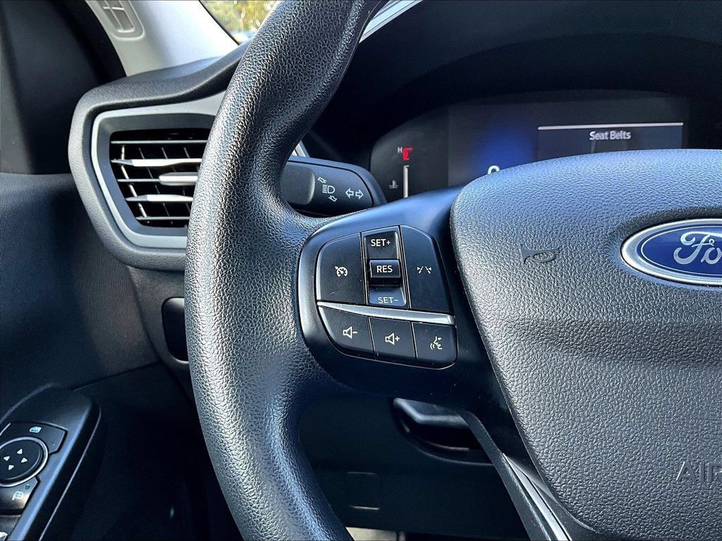 Used 2025 Ford Escape Active AWD/4WD image 14