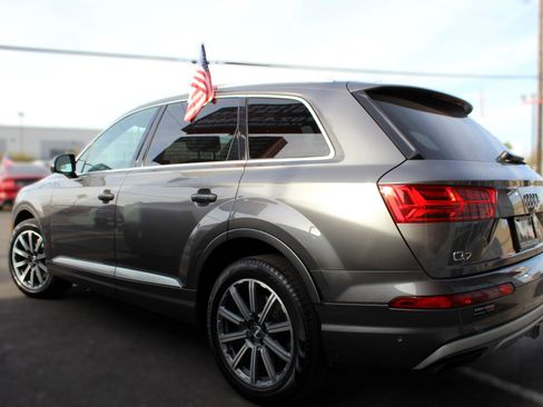 Used 2019 Audi Q7 3.0T Premium Plus image 2