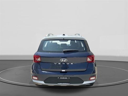 New 2026 Hyundai Venue SEL FWD image 5