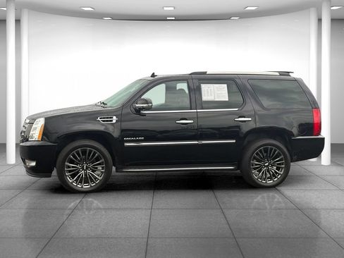 Used 2014 Cadillac Escalade Luxury AWD/4WD image 4