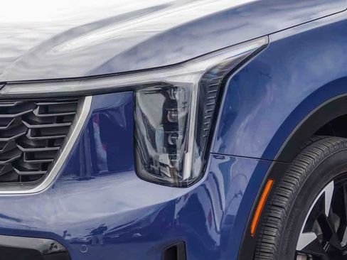 Certified 2024 Kia Sorento EX image 8