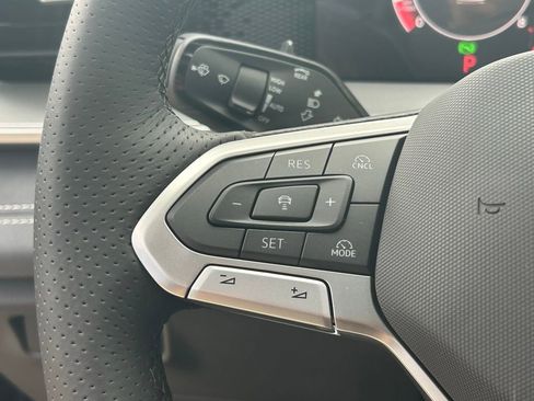 New 2026 Volkswagen Tiguan SE R-Line FWD image 25