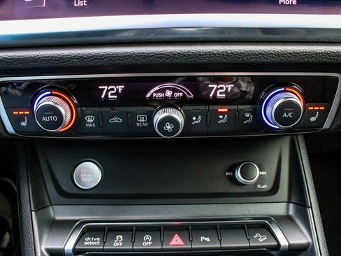 Used 2020 Audi Q3 2.0T Premium Plus w/ Premium Plus Package image 22